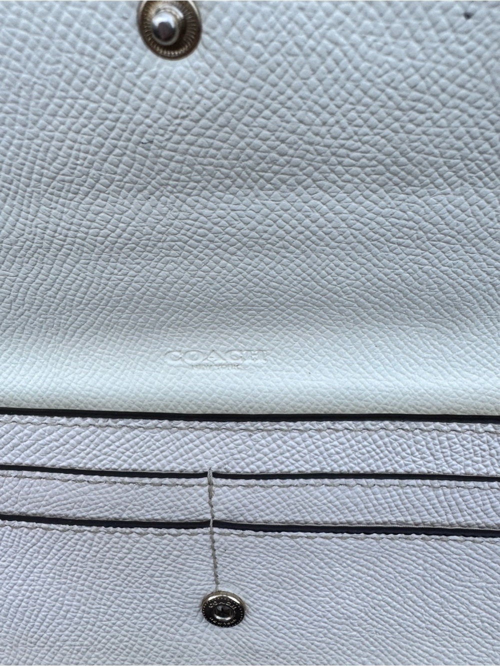 Coach New York Studded Envelope Wallet Egg Shell White Leather - Picture 9 of 9